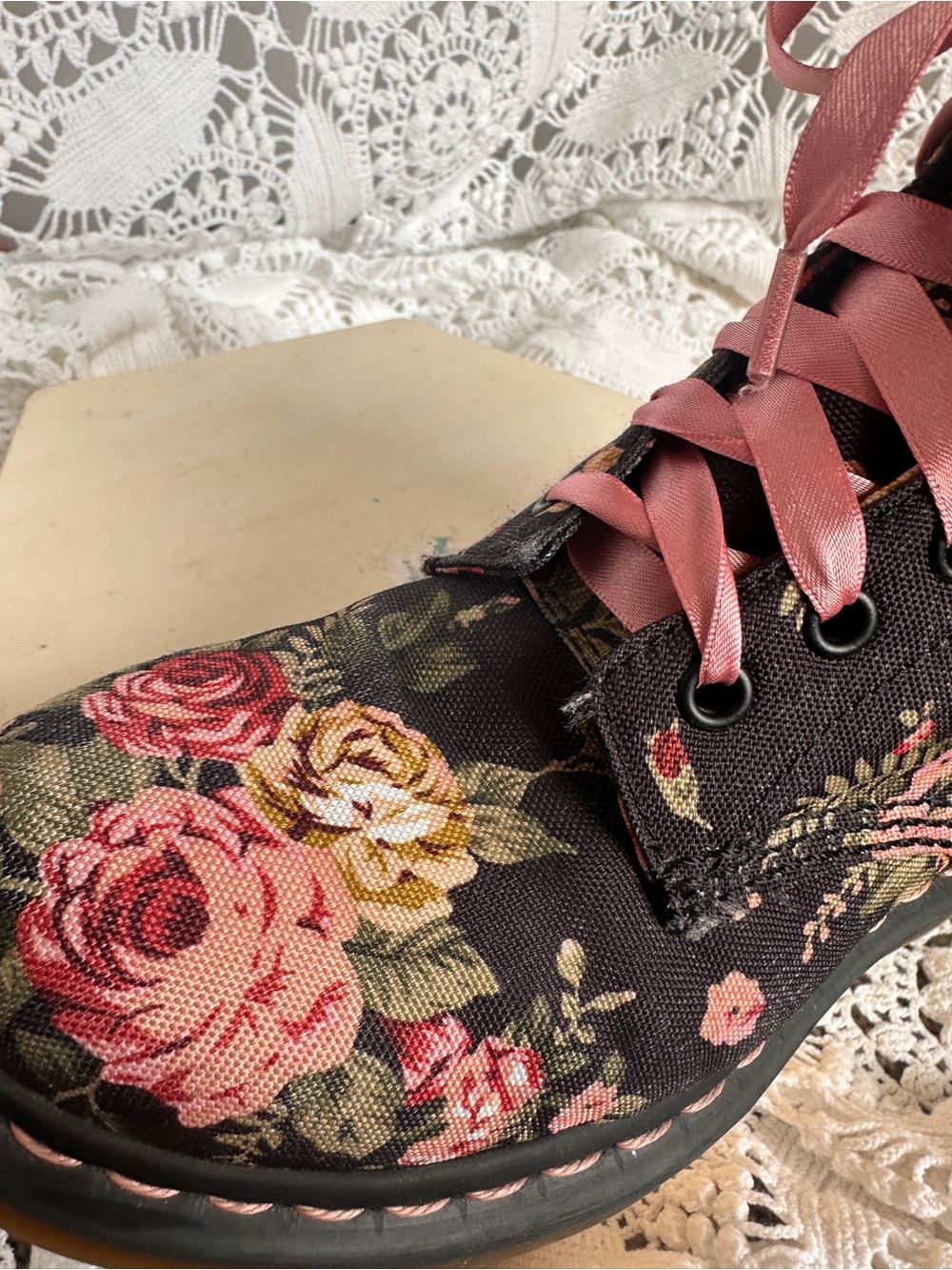 Dr. Martens 1460 Victorian Flowers Floral Canvas Combat Boots Women's Sz 7 RARE - Picture 11 of 15